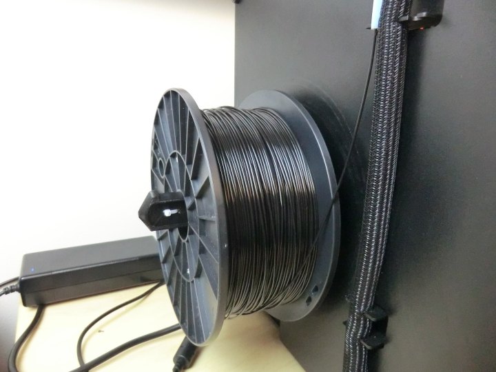Suporte de carretel para bancada